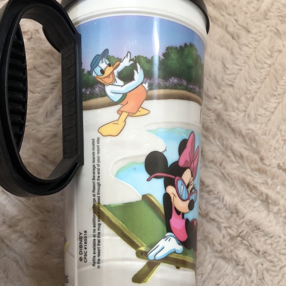 Minnie Mickey Pool scene Disney Parks Plastic Travel Mug Cup 16 oz EUC - Picture 3 of 16